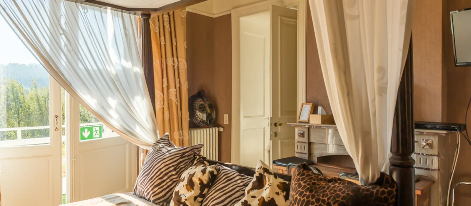1770285742-11A) afrikaanse kamer (4)